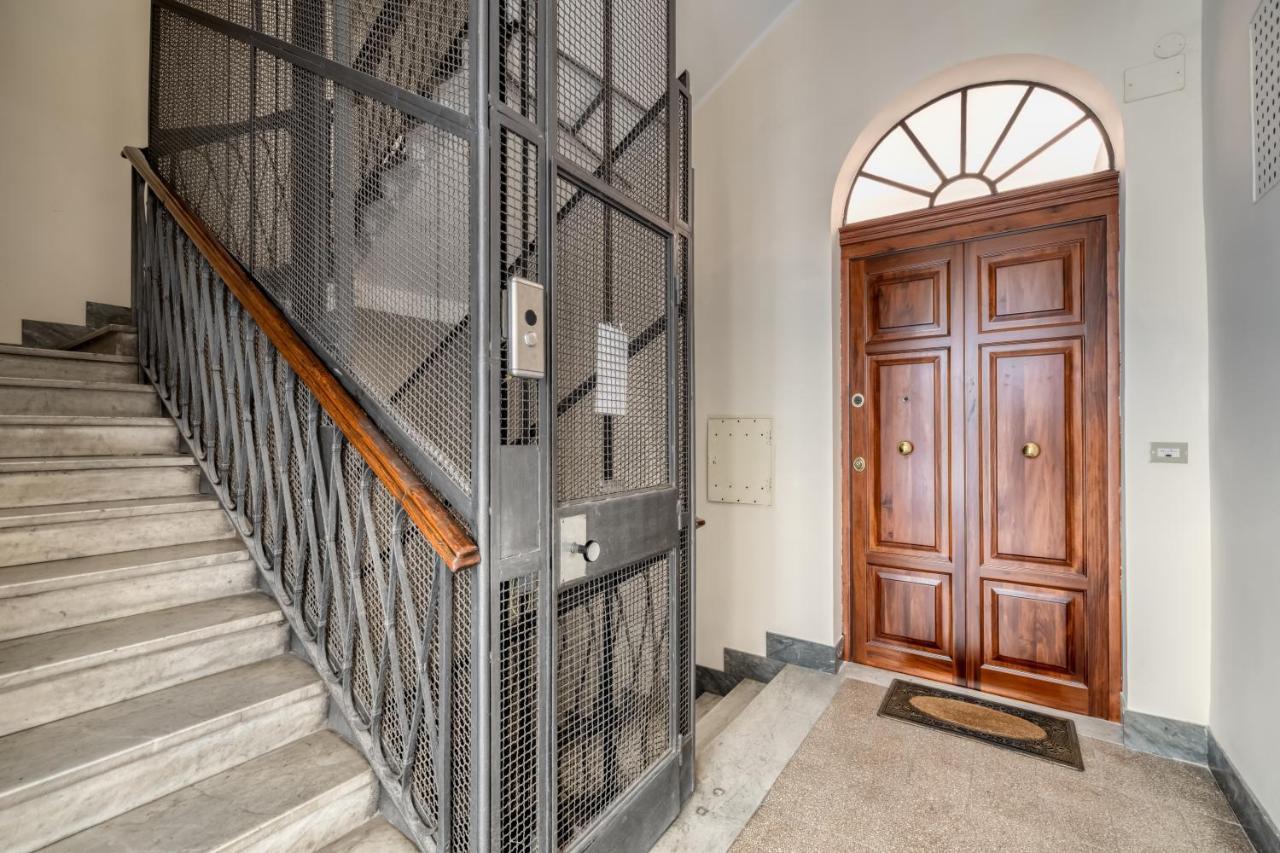 Luxury Stars In Rome - Andromeda Apartment In Colosseum Экстерьер фото